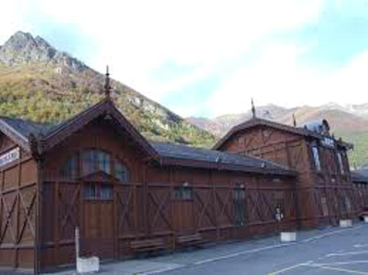 Appartement Charmant A Cauterets 27 M² Vue Sur La Ville Esterno foto