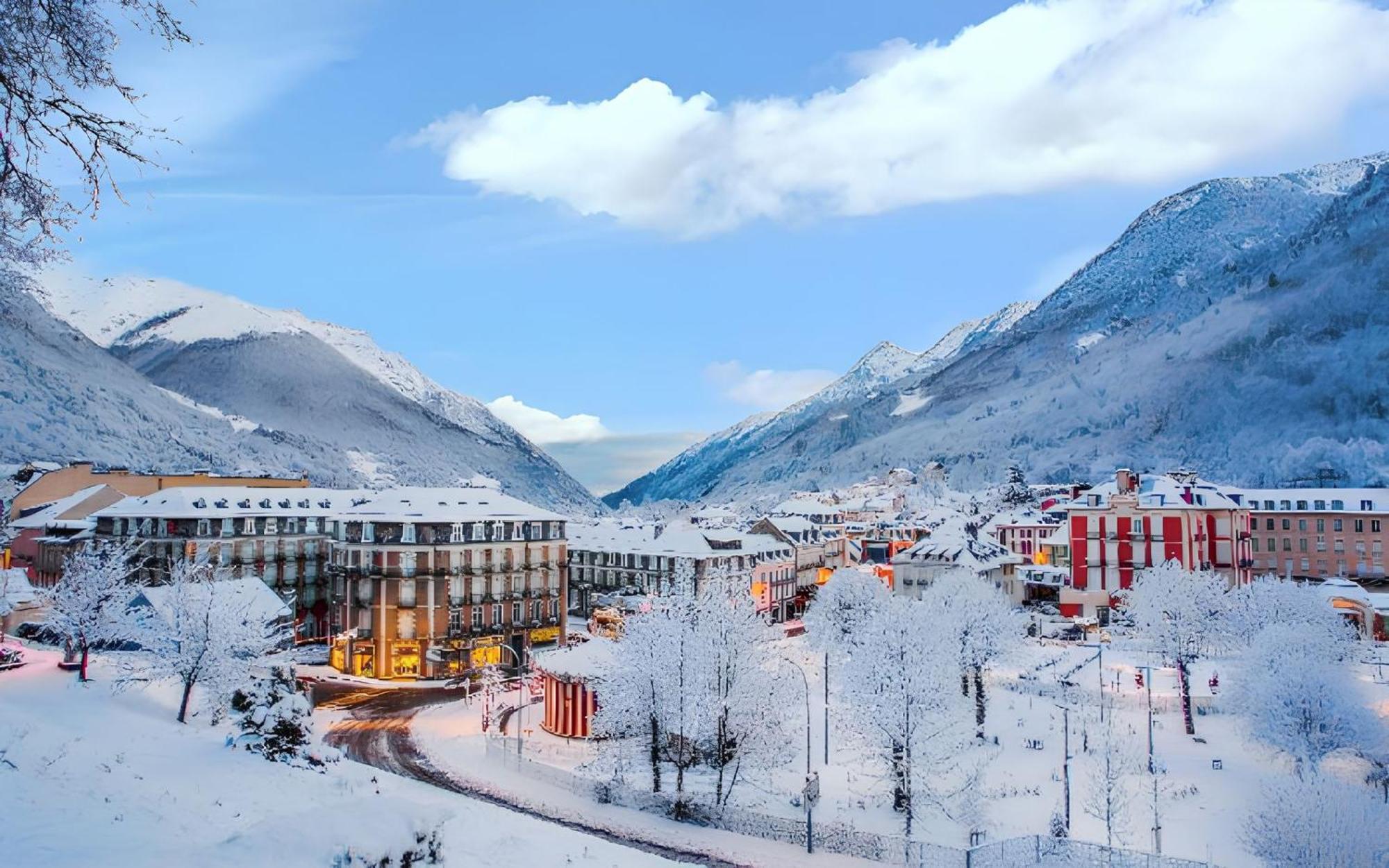 Appartement Charmant A Cauterets 27 M² Vue Sur La Ville Esterno foto